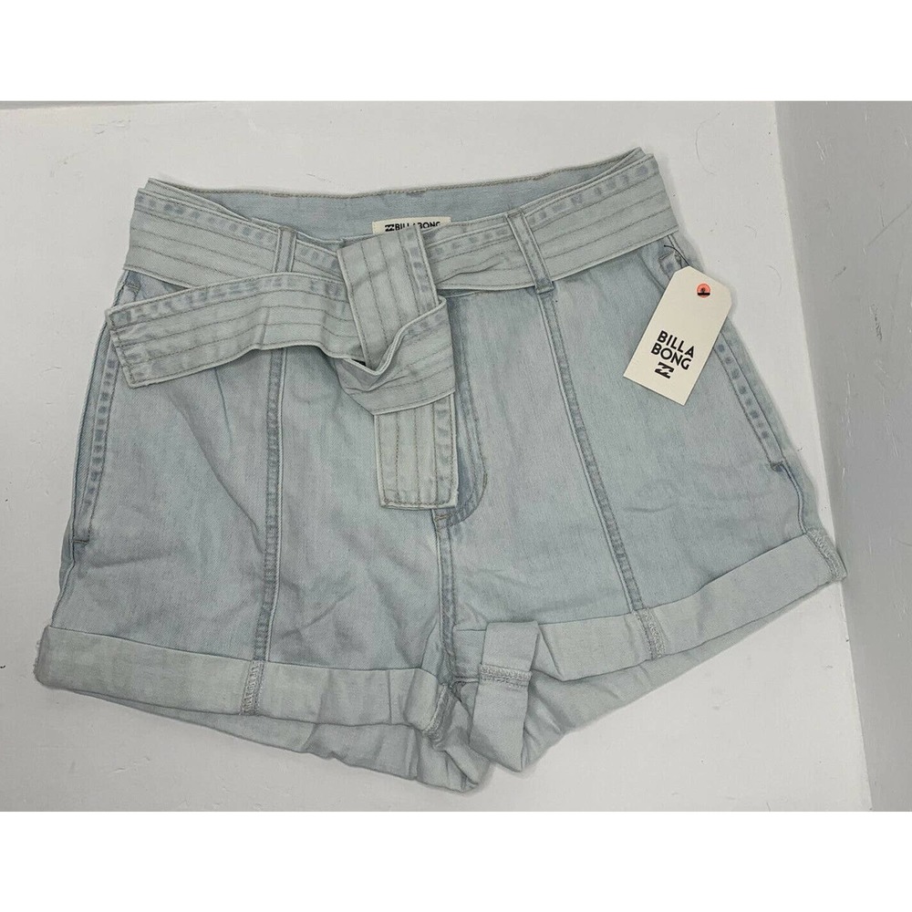 NWT BILLABONG High Rise Belted Mom Jean Shorts 28
